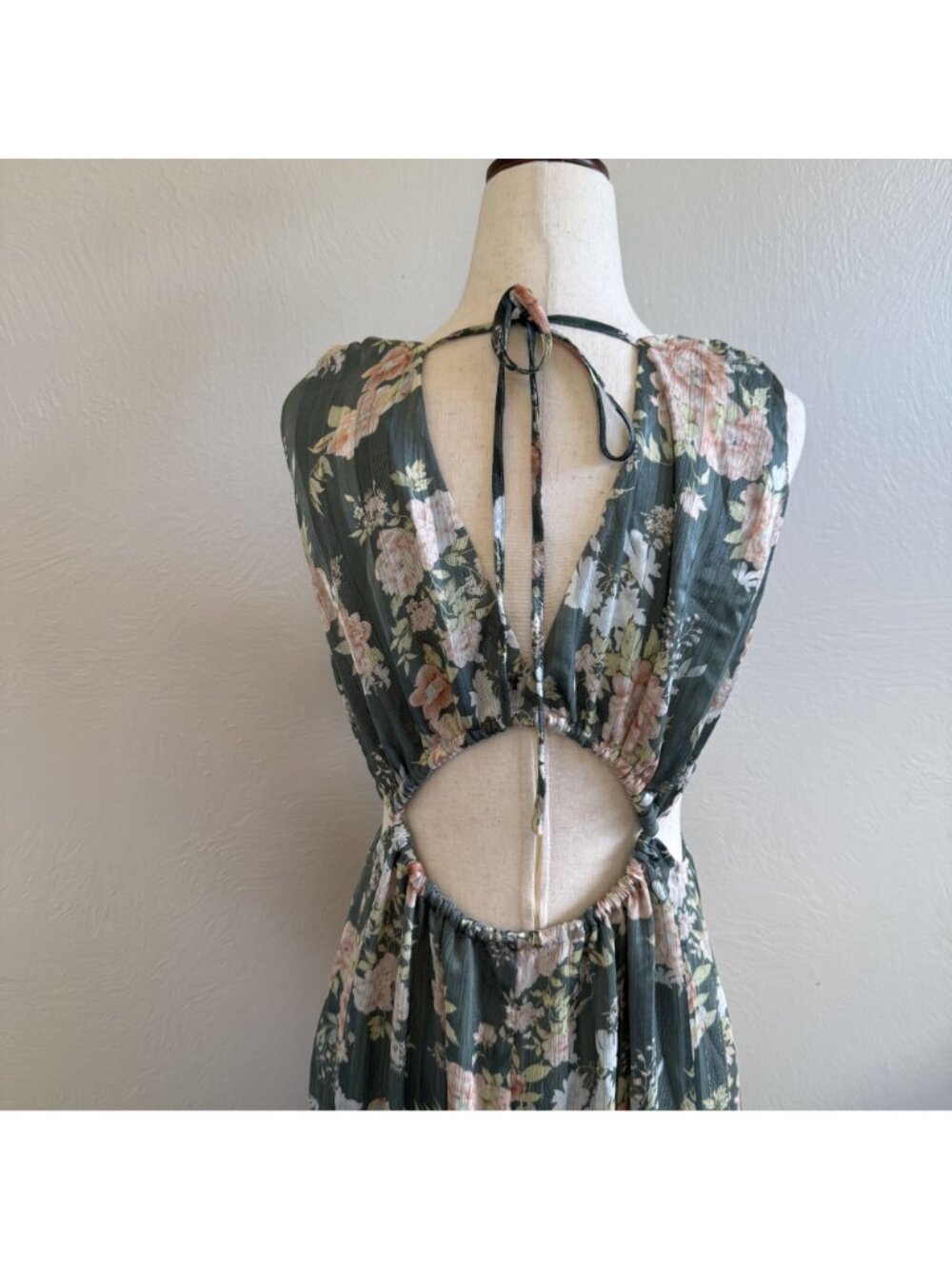 Hello Molly Floral Plunge Cutout Maxi Dress Sage Green Pink Wedding Guest Summer - Picture 3 of 9